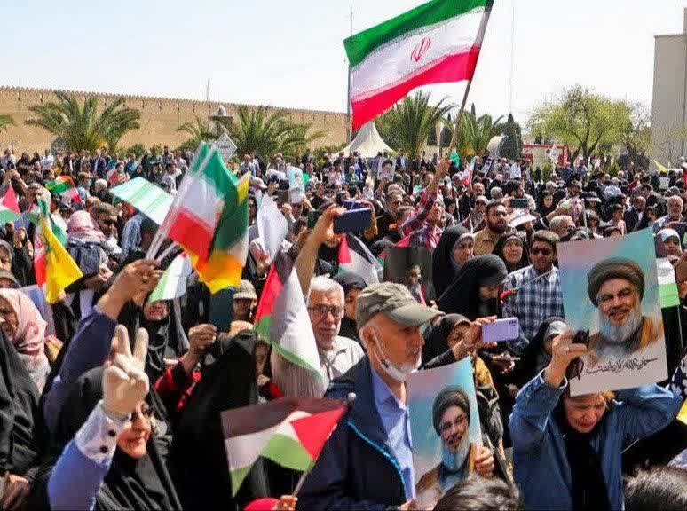 طنین‌انداز شدن فریاد وحدت و حمایت از مظلومان در سومین حرم اهل بیت(ع)