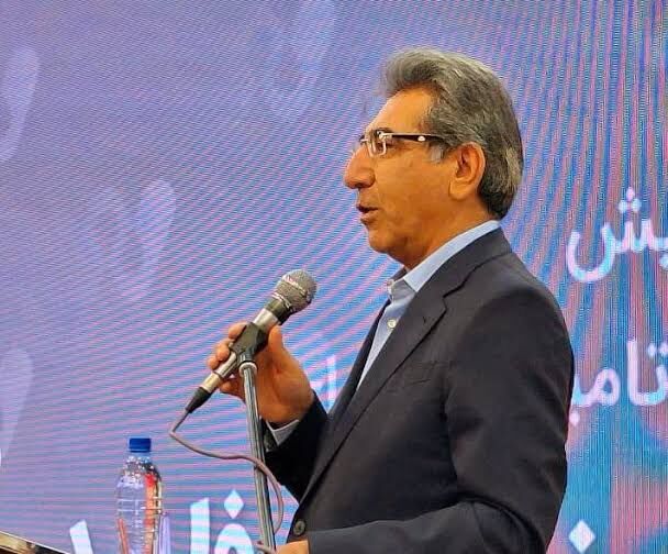 پدر علم بیوتکنولوژی ایران: نشستن و ایراد گرفتن، مشکلی را حل نمیکند