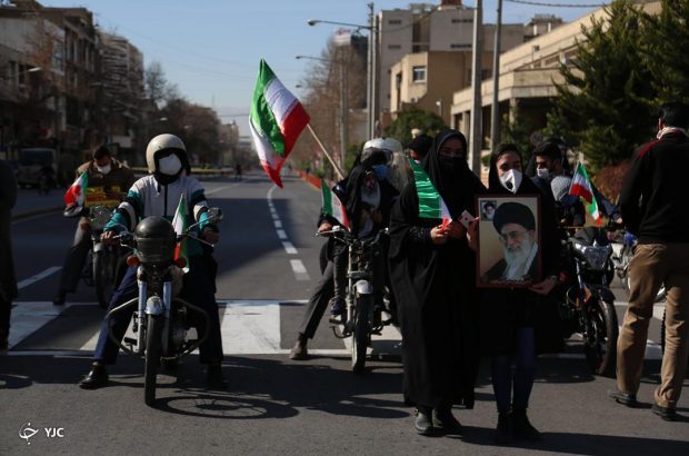 راهپیمایی متفاوت؛ حضور حماسی مردم فارس در راهپیمایی ۲۲ بهمن ماه + تصاویر