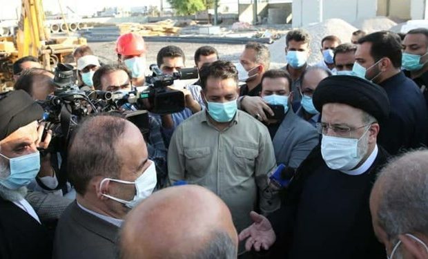 گزارش سفر رئیس‌جمهور به خوزستان/ از شنیدن گلایه‌ها تا وعده وزیر بهداشت برای واکسیناسیون تمام مردم
