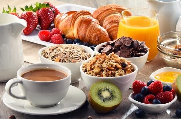 بلاخره برای کاهش وزن صبحانه بخوریم یا نخوریم؟