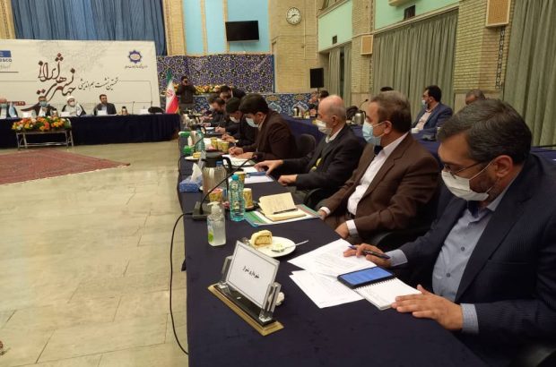 شهردار شیراز در نخستین نشست هم اندیشی جهان شهرهای ایرانی اعلام کرد: مجموع ظرفیت های مذهبی، فرهنگی، هنری و تاریخی شیراز در قالب جهانشهرهای ایرانی با سایر کشورها قابل تبادل است