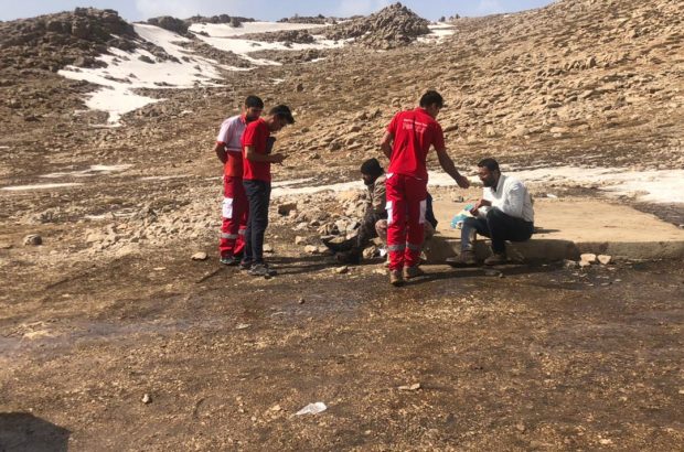 نجات ۳ گردشگر در کوه برم فیروز سپیدان