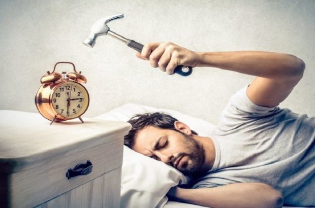 ۵ عادت بدی که باعث بی‌خوابی می‌شود