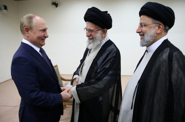 رهبر معظم انقلاب اسلامی در دیدار رئیس‌جمهور روسیه : آمریکایی‌ها از منطقه شرق فرات در سوریه باید بیرون رانده شوند