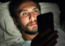 چرا باید گوشی همراه را در شب خاموش کنیم؟