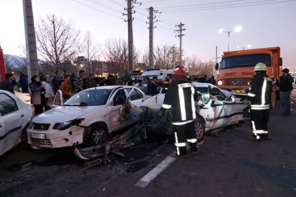 تصادف زنجیره ای در شیراز ۹ مصدوم برجای گذاشت