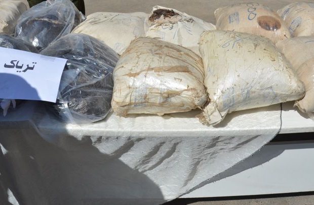 کشف محموله سنگین تریاک در منزل مسکونی در شیراز