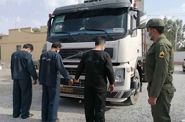 توقیف کامیون حامل اموال مسروقه در شیراز