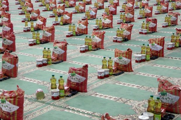 توزیع ۸۱ هزار بسته معیشتی رمضانیه در استان فارس