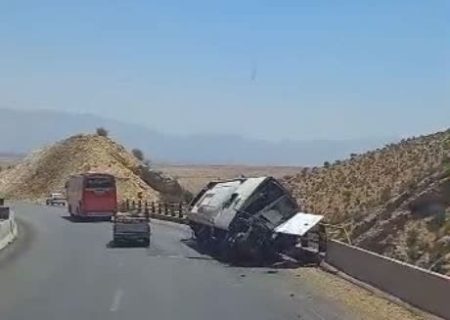 ۲۱ کشته و ۳۴ مصدوم در حادثه واژگونی اتوبوس
