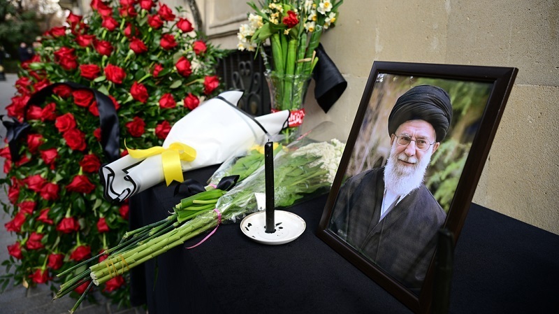 معاون شهرداری تهران: احتمالا مراسم تشییع پیکر رهبر شهید در پایان ذیالحجه و اوایل محرم برگزار میشود / مراسم تشییع در سه شهر تهران، قم و مشهد قطعی است / مراسم در تهران حداقل ۲۴ ساعت طول خواهد کشید/ در حال تدارک برای جمعیتی بیش از ۱۵ تا ۲۰ میلیون نفر در پایتخت هستیم / محل خاکسپاری امام شهید در مرقد مطهر امام رضا (علیهالسلام) خواهد بود