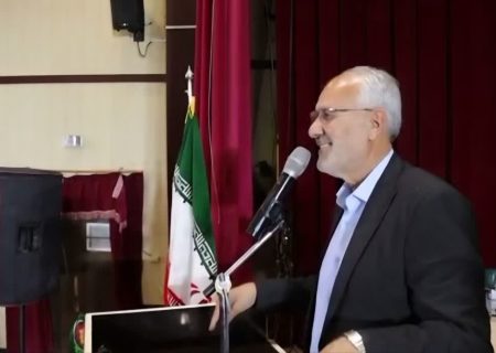 اگر دشمن خارجی را بزنیم اما نفوذی را باقی بگذاریم، هر ضربه‌ای که می‌زنیم، توسط خائن گزارش می‌شود